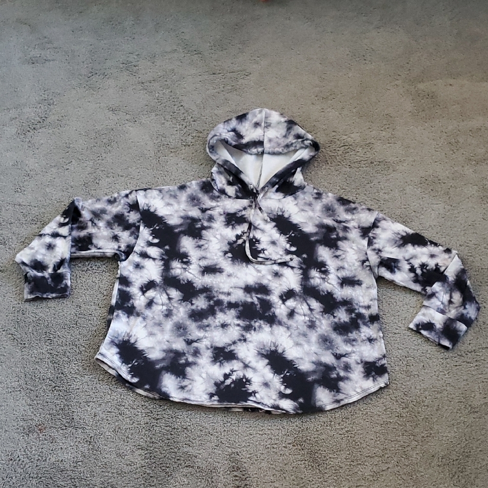 Almost Famous Black and White Tie-Dye Hoodie Sz Xl
